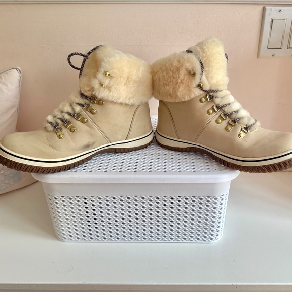 Pajar Canada winter waterproof boot, genuine leather, genuine shearling, size 10 - Picture 9 of 10